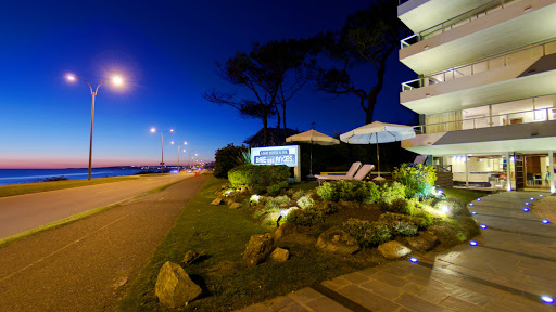 Banco Baie Des Anges Apart Hotel