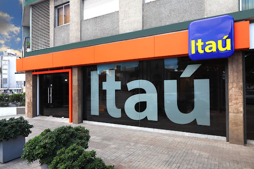 Banco Banco Itaú Branch Tres Cruces