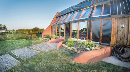 Banco Caliu Earthship Restaurant Y Ecolodge