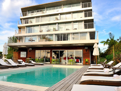Banco Costa Colonia Boutique Hotel