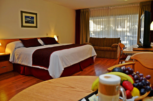 Banco Hotel Armon Suites