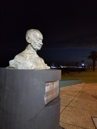 Banco Monumento A Mahatma Gandhi