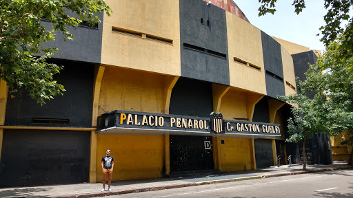 Banco Palacio Contador Gastón Guelfi