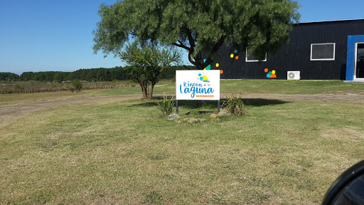 Banco Salón De Fiestas Rincón De La Laguna - Colonia, Uruguay